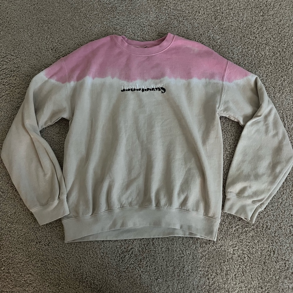 sweetener/tun ariana grande tie die crewneck